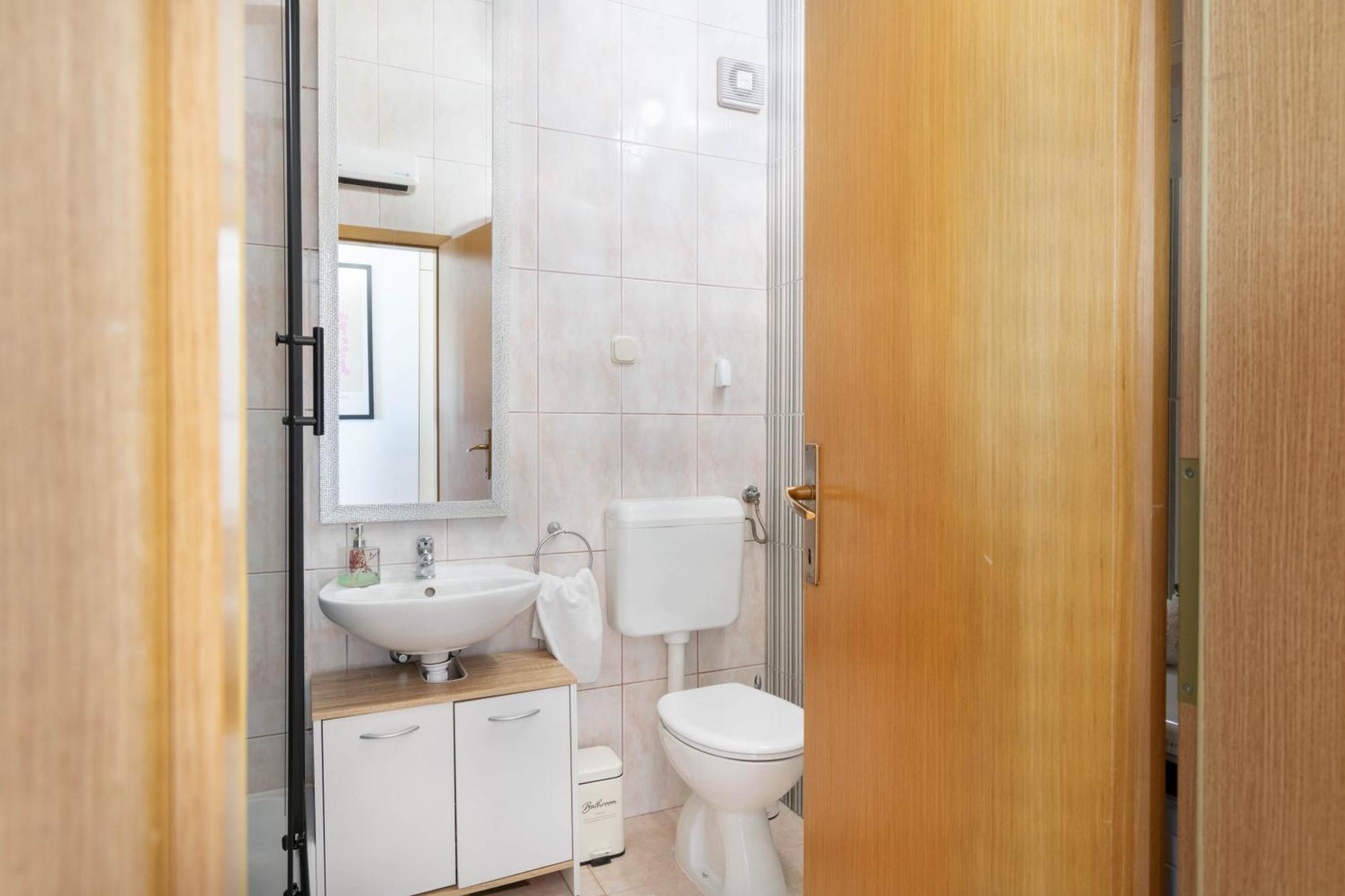 Apartment 30 M From Beach,Makarska,Marija Buitenkant foto