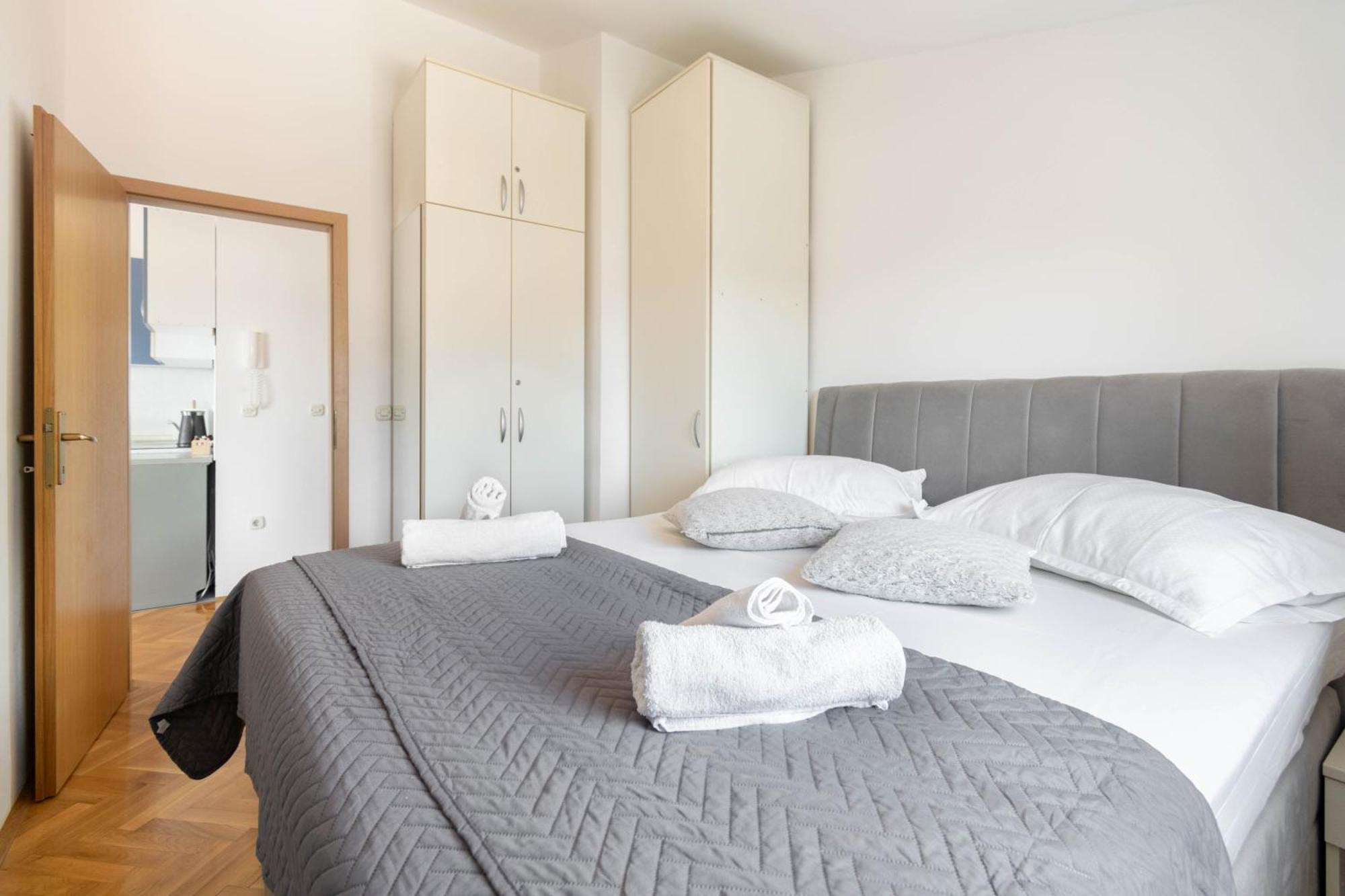 Apartment 30 M From Beach,Makarska,Marija Buitenkant foto